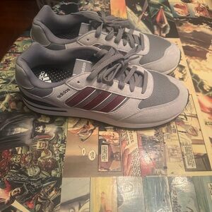 Adidas Men's Size 10 Gray and Red Sneakers Brand New/Unworn